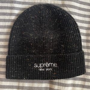 Supreme beanie - never worn